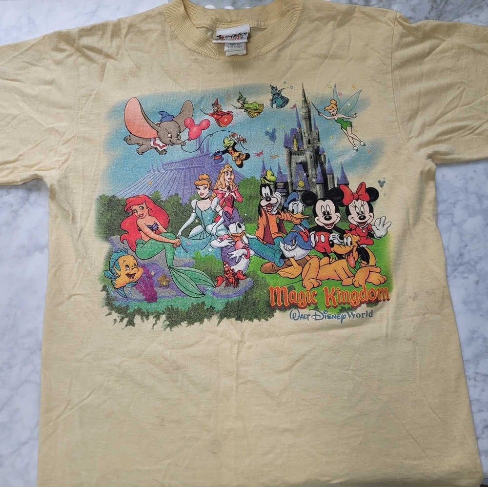 Rare Authentic Vintage Walt Disney World Character Tee